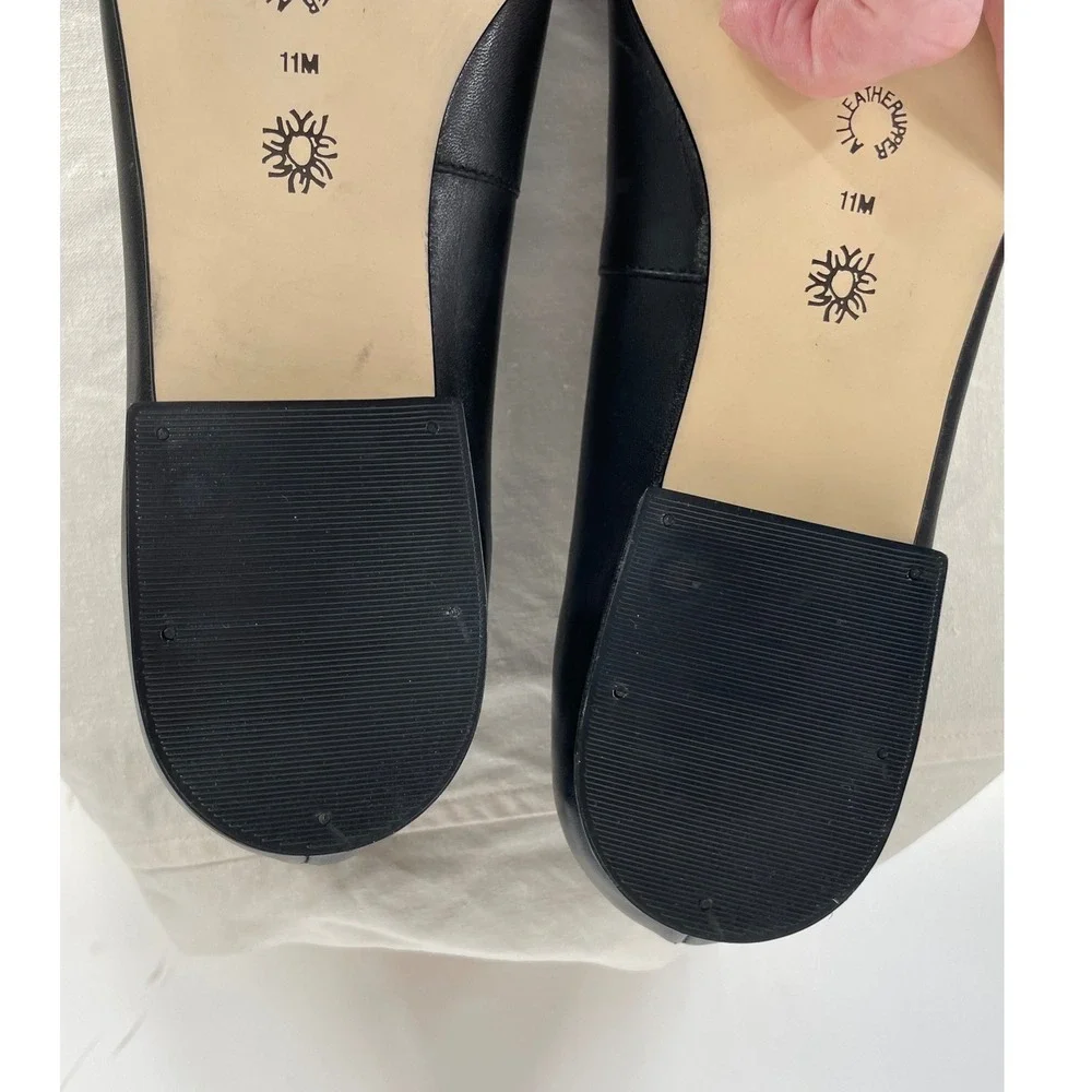 Capezio Womens Shoes 11M Pump Black Leather Cap Toe Low Block Heel